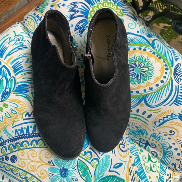 Black booties - Picture 3 of 4